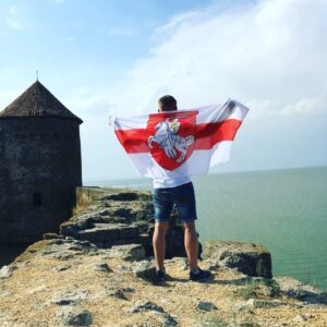 1024x1024.jpg Сцяг бела-чырвона-белы з гербам «Пагоня»