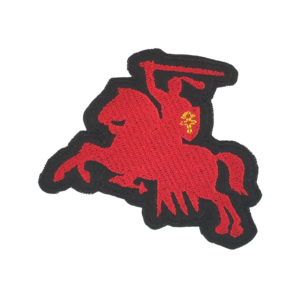 Нашыўка вышытая з чырвоным контурным гербам «Пагоня»