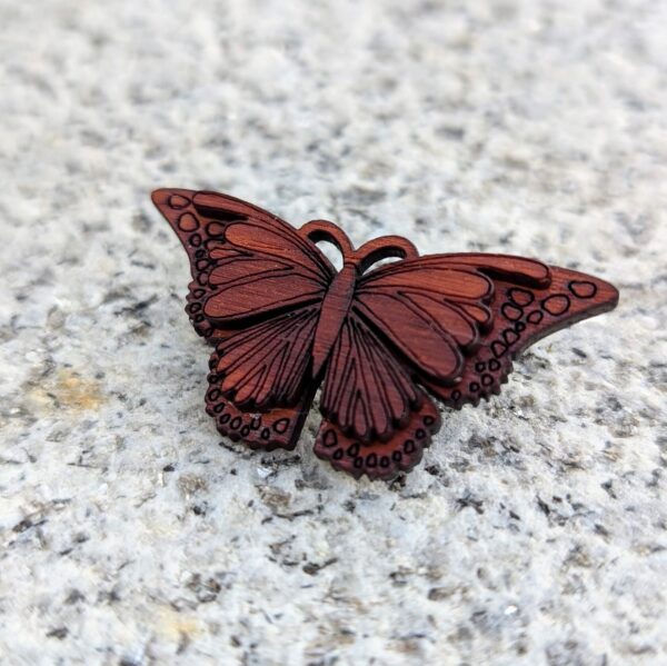 Брошка драўляная «Матылёк»