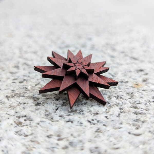 Брошка драўляная «Зорачка»