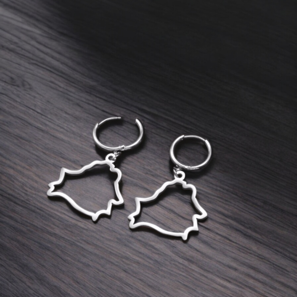 Завушніцы з контурам Беларусі