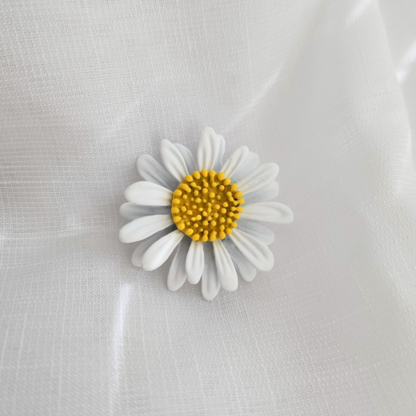 Брошка аб'ёмная «Рамонка»