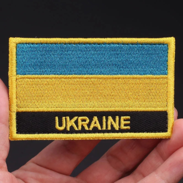 62719136.png Нашыўка вышытая са сцягам Украіны і надпісам UKRAINE