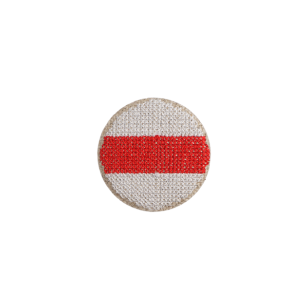 Значак вышыты з бела-чырвона-белым сцягам