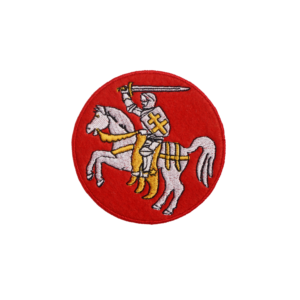Нашыўка вышытая са старажытным гербам «Пагоня» на чырвоным фоне