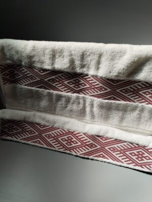 Ручнік вышыты махровы з беларускім арнаментам (белы)